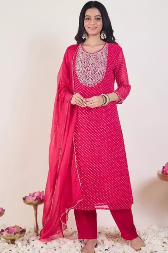 Women Leheriya Printed Regular Thread Work Kurta with Trousers & With Dupatta