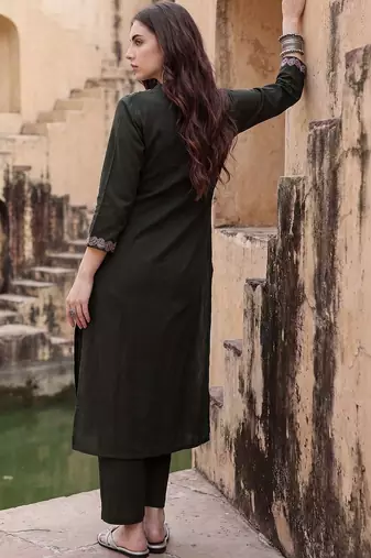 Women Floral Embroidered Regular Thread Work Pure Cotton Kurta with Trousers