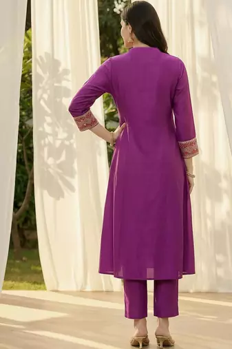 Women Ethnic Motifs Embroidered Pleated Mirror Work Kurta with Trousers