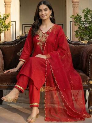Women Ethnic Motifs Embroidered Regular Thread Work Liva Kurta with Trousers & With Dupatta 5