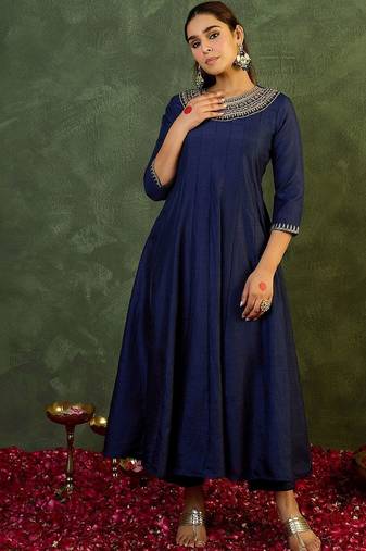 Women Ethnic Motifs Embroidered Panelled Thread Work Kurta with Trousers