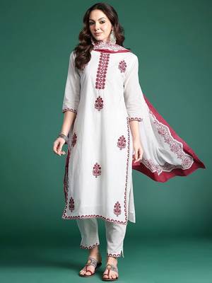 Floral Embroidered Kurta with Trousers & Dupatta 5