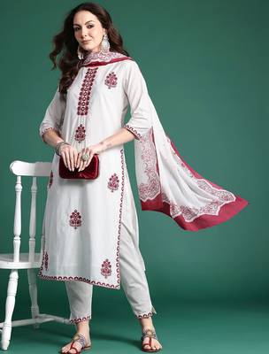 Floral Embroidered Kurta with Trousers & Dupatta 8