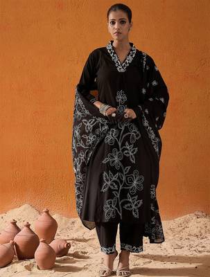 Floral Embroidered Thread Work Pure Cotton Straight Kurta With Trousers & Dupatta 1