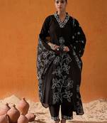 Floral Embroidered Thread Work Pure Cotton Straight Kurta With Trousers & Dupatta