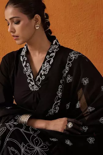 Floral Embroidered Thread Work Pure Cotton Straight Kurta With Trousers & Dupatta