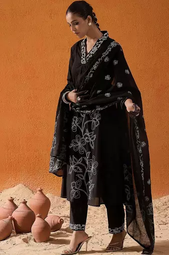 Floral Embroidered Thread Work Pure Cotton Straight Kurta With Trousers & Dupatta