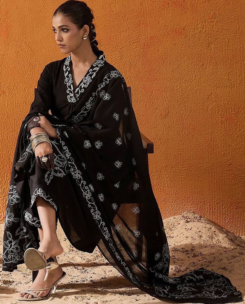 Floral Embroidered Thread Work Pure Cotton Straight Kurta With Trousers & Dupatta