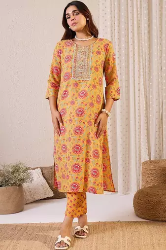 Floral Embroidered Straight Zari Work Kurta With Trousers & Dupatta