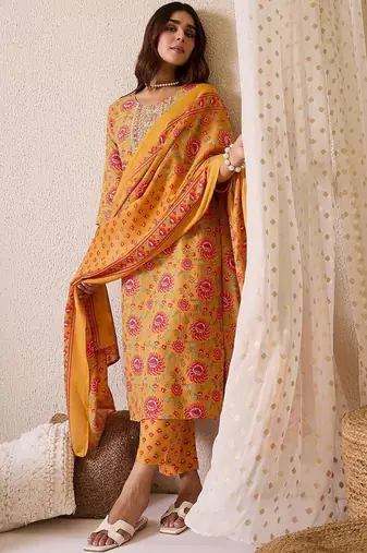 Floral Embroidered Straight Zari Work Kurta With Trousers & Dupatta
