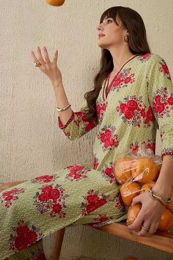 Women Floral Printed Regular Mirror Work Pure Cotton Kurta with Trousers