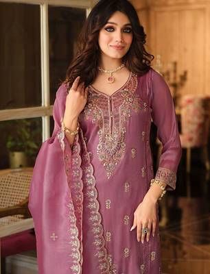 Women Ethnic Motifs Embroidered Regular Thread Work Kurta with Trousers & With Dupatta 3