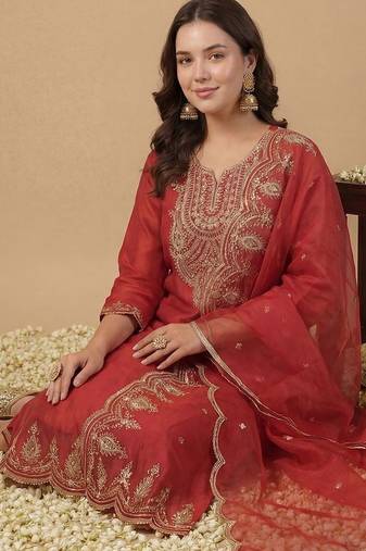 Women Ethnic Motifs Embroidered Regular Thread Work Kurta With Trousers & Dupatta