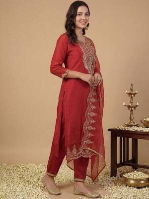 Women Ethnic Motifs Embroidered Regular Thread Work Kurta With Trousers & Dupatta 4