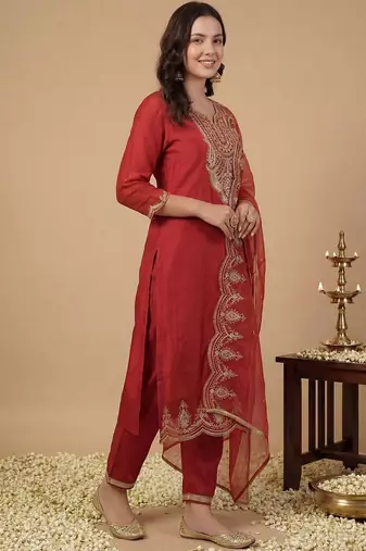 Women Ethnic Motifs Embroidered Regular Thread Work Kurta With Trousers & Dupatta