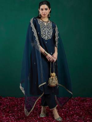 Women Ethnic Motifs Embroidered Kurta with Trousers & Dupatta 1