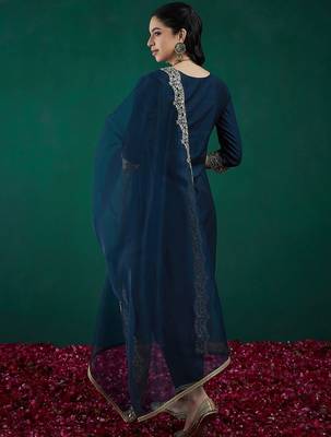 Women Ethnic Motifs Embroidered Kurta with Trousers & Dupatta 5