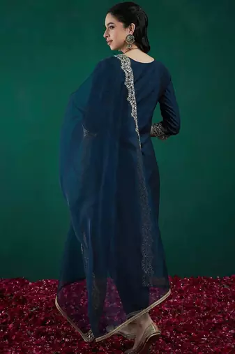 Women Ethnic Motifs Embroidered Kurta with Trousers & Dupatta