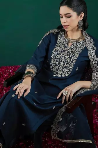 Women Ethnic Motifs Embroidered Kurta with Trousers & Dupatta