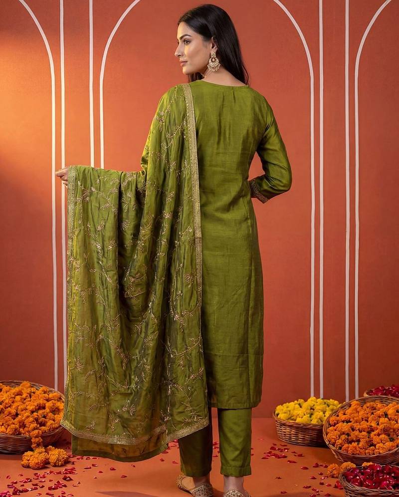 Women Ethnic Motifs Embroidered Regular Sequinned Kurta with Trousers & With Dupatta