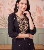 Women Floral Embroidered Regular Thread Work Kurta with Trousers