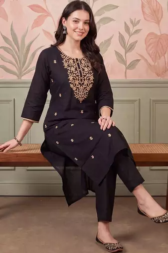 Women Floral Embroidered Regular Thread Work Kurta with Trousers