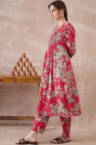 Women Floral Printed Regular Pure Cotton Kurta with Trousers