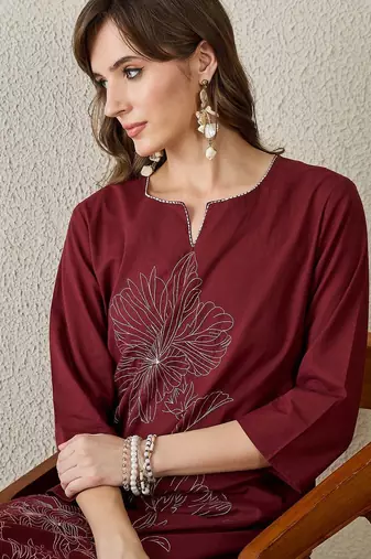 Women Floral Embroidered Thread Work Pure Cotton Kurta with Trousers