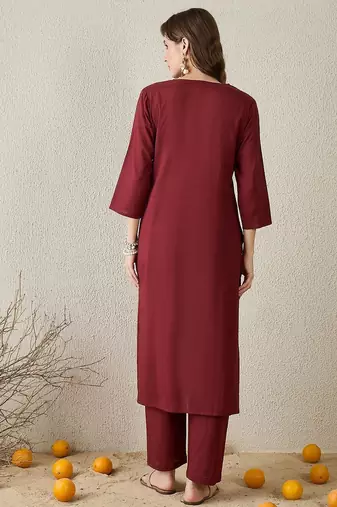 Women Floral Embroidered Thread Work Pure Cotton Kurta with Trousers