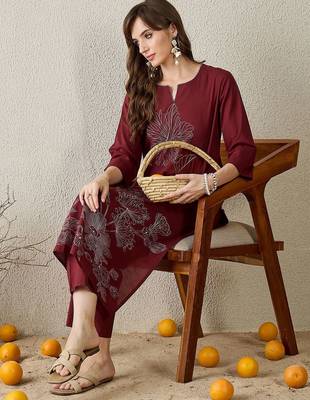 Women Floral Embroidered Thread Work Pure Cotton Kurta with Trousers 5