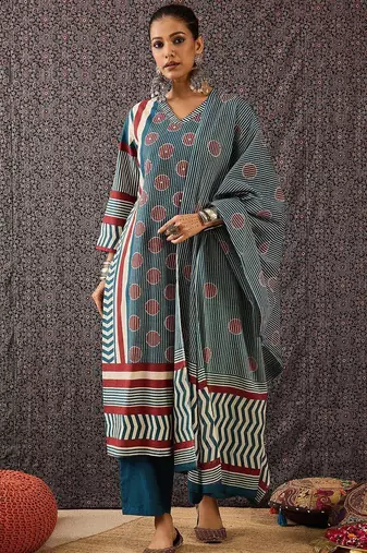 Women Printed Regular Pure Cotton Kurta with Trousers & With Dupatta