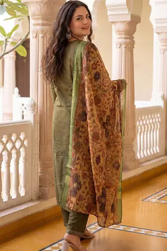 Women Floral Regular Thread Work Kurta with Palazzos & With Dupatta