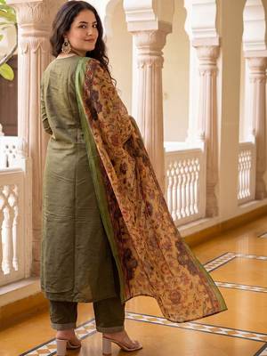 Women Floral Regular Thread Work Kurta with Palazzos & With Dupatta 6