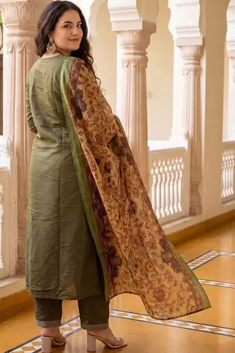 Women Floral Regular Thread Work Kurta with Palazzos & With Dupatta