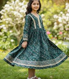 Green printed cotton gown
