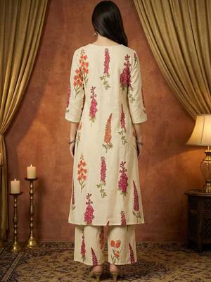 Women Floral Printed Regular Kurta with Palazzos 6