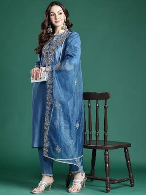 Ethnic Motifs Embroidered Kurta with Trousers & Dupatta 1