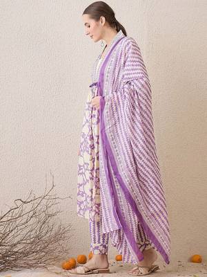 Floral Printed V-Neck Pure Cotton Straight Kurta With Trousers & Dupatta 4