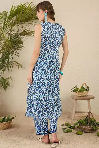 Floral Screen Printed V-Neck Pure Cotton Straight Kurta With Trousers