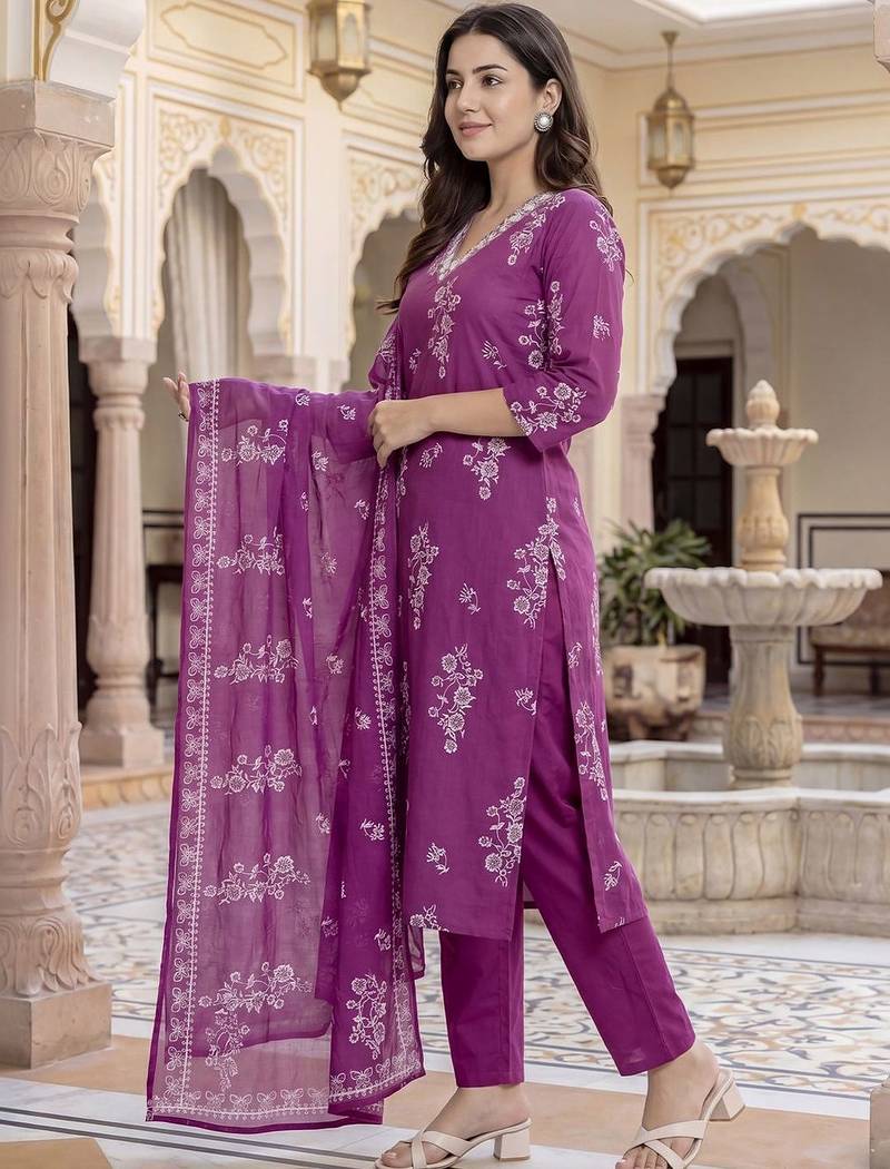 Women Floral Printed Regular Sequinned Pure Cotton Kurta with Trousers & With Dupatta