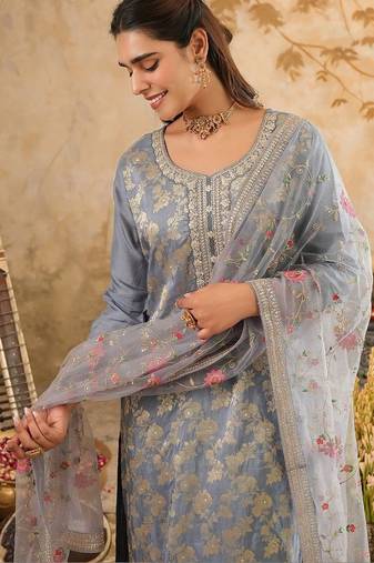 Women Ethnic Motifs Regular Kurta with Trousers & With Dupatta