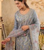 Women Ethnic Motifs Regular Kurta with Trousers & With Dupatta