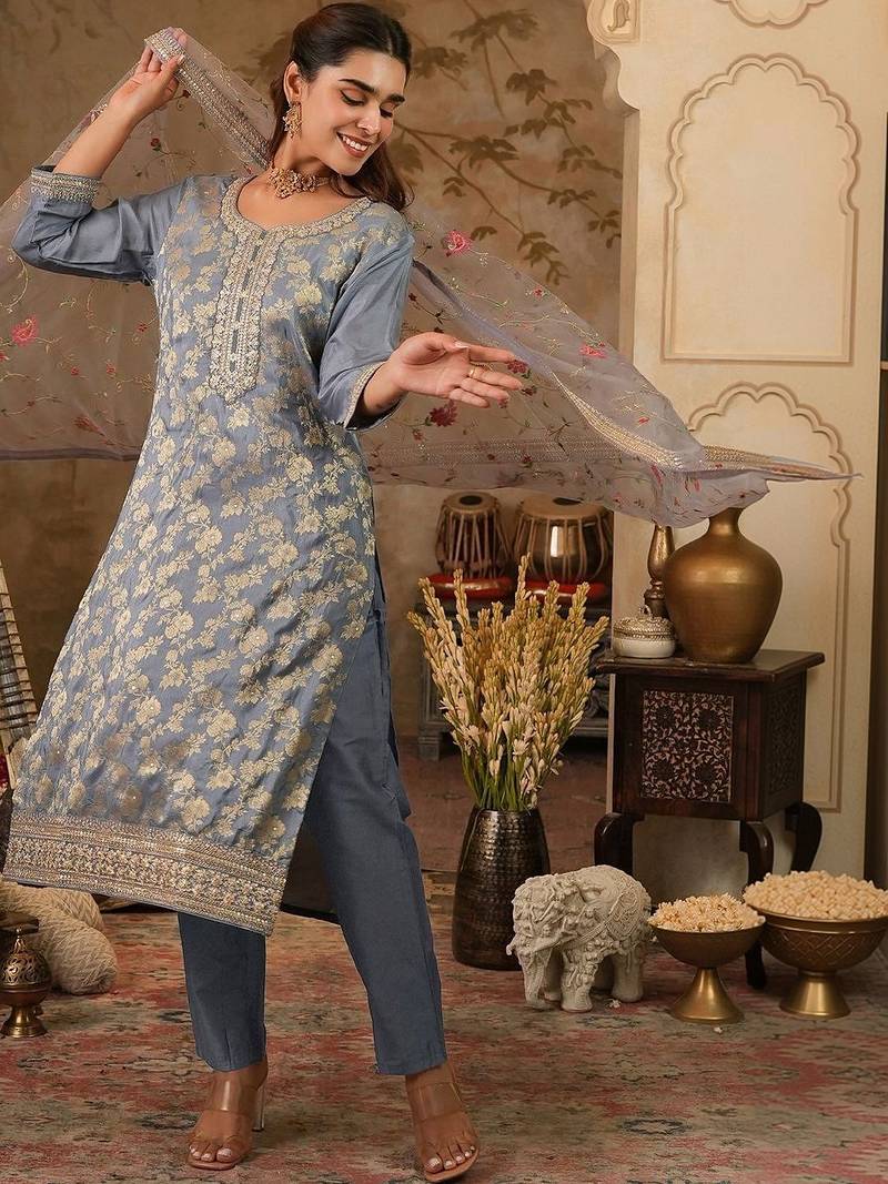 Women Ethnic Motifs Regular Kurta with Trousers & With Dupatta