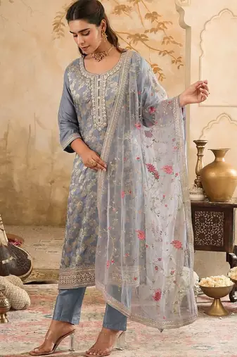 Women Ethnic Motifs Regular Kurta with Trousers & With Dupatta