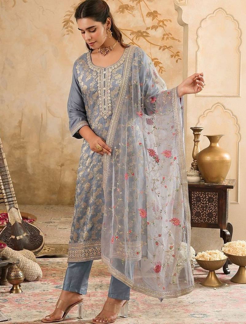 Women Ethnic Motifs Regular Kurta with Trousers & With Dupatta