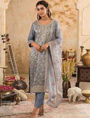 Women Ethnic Motifs Regular Kurta with Trousers & With Dupatta 4