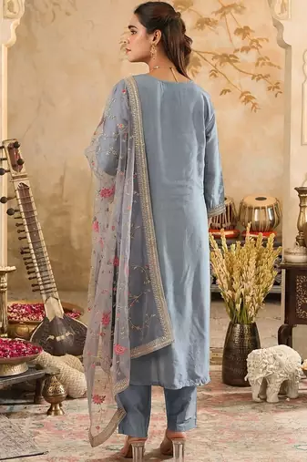Women Ethnic Motifs Regular Kurta with Trousers & With Dupatta