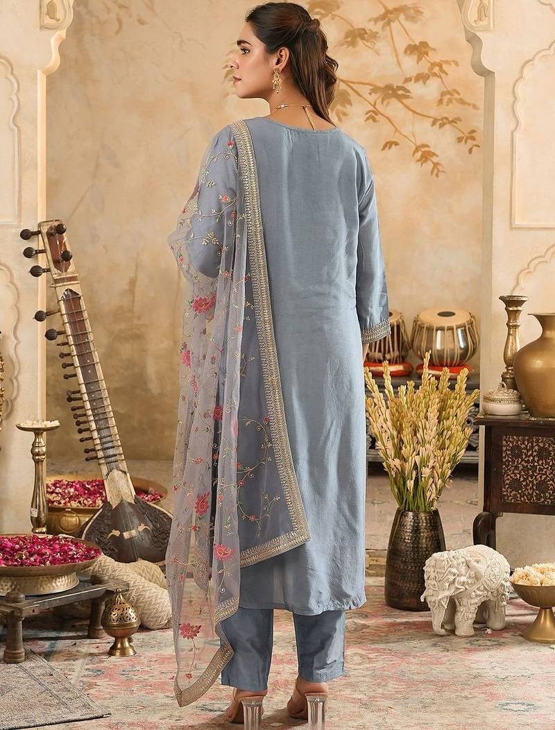 Women Ethnic Motifs Regular Kurta with Trousers & With Dupatta