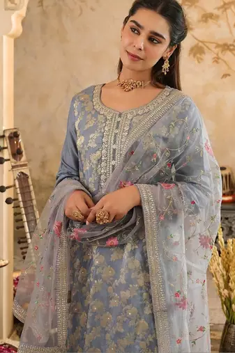 Women Ethnic Motifs Regular Kurta with Trousers & With Dupatta