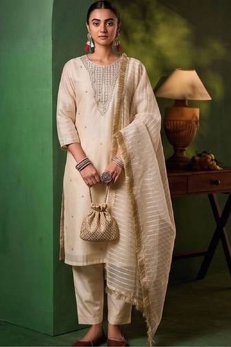 Women Ethnic Motifs Embroidered Regular Thread Work Kurta with Trousers & With Dupatta